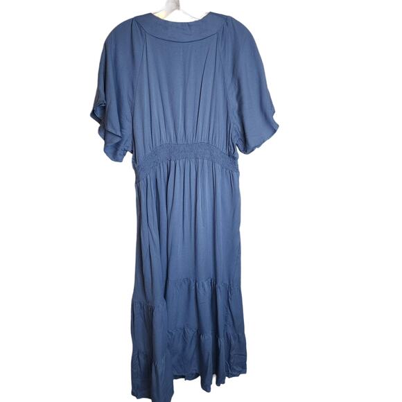 BloomChic V-Neck Blue Lightweight Tiered Dress, NWT, Large - Picture 6 of 6